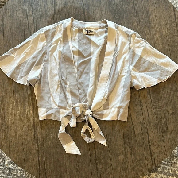 Show me Your MuMu Tie Front Open Gray and White Striped Top Size Medium - Picture 3 of 7